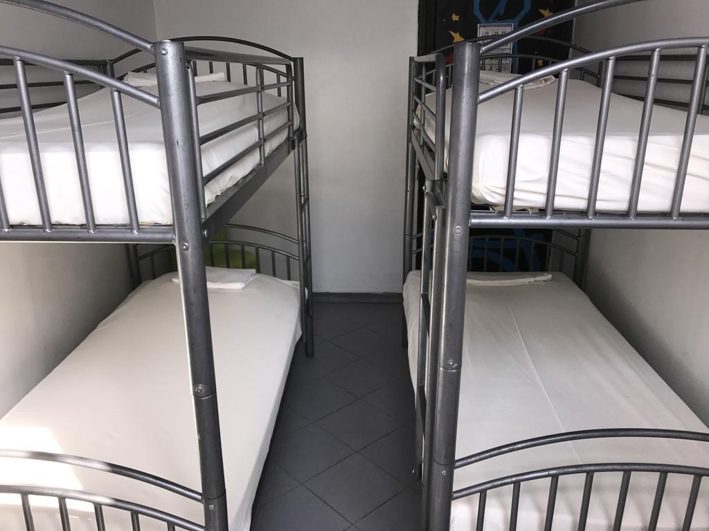 Jacobs Inn Hostel Париж Екстер'єр фото